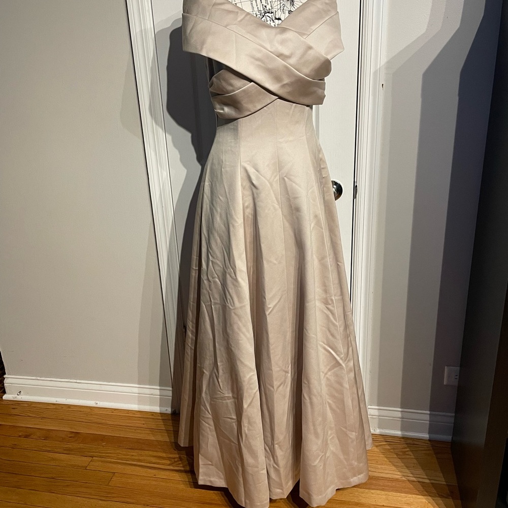 NANDRÉE Vintage Satin Off Shoulder Tailored Overlay Formal Evening Prom Gown 10